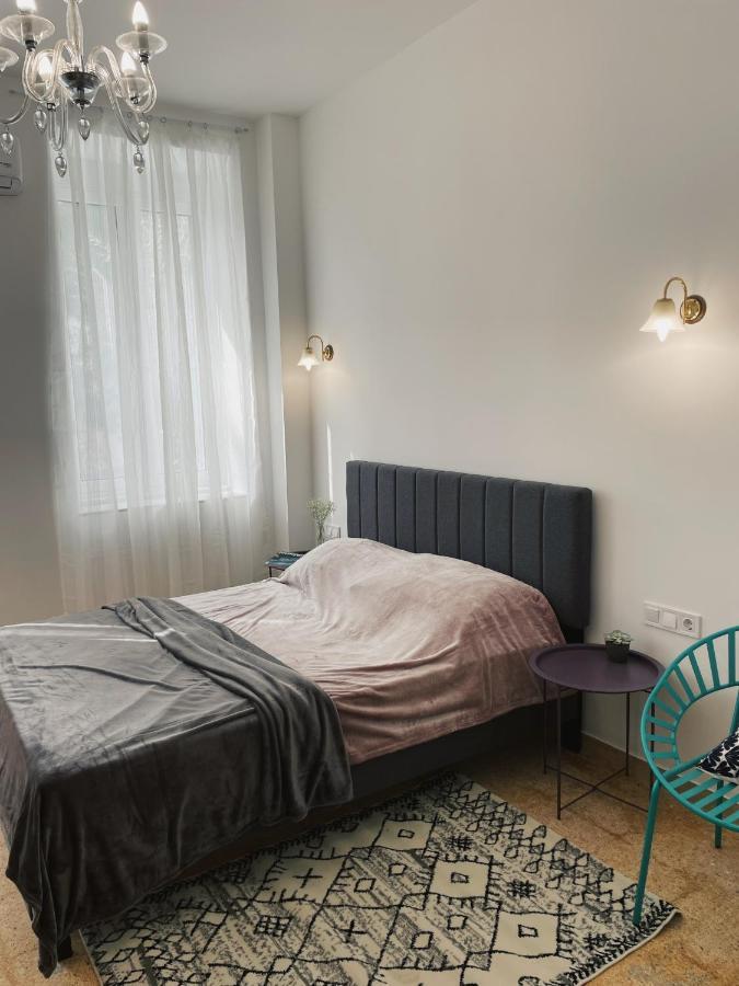 Olive Apartment Renovated 2022 Пирея Екстериор снимка