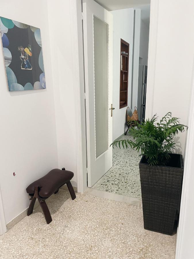 Olive Apartment Renovated 2022 Пирея Екстериор снимка