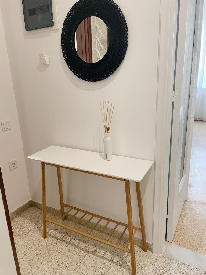 Olive Apartment Renovated 2022 Пирея Екстериор снимка